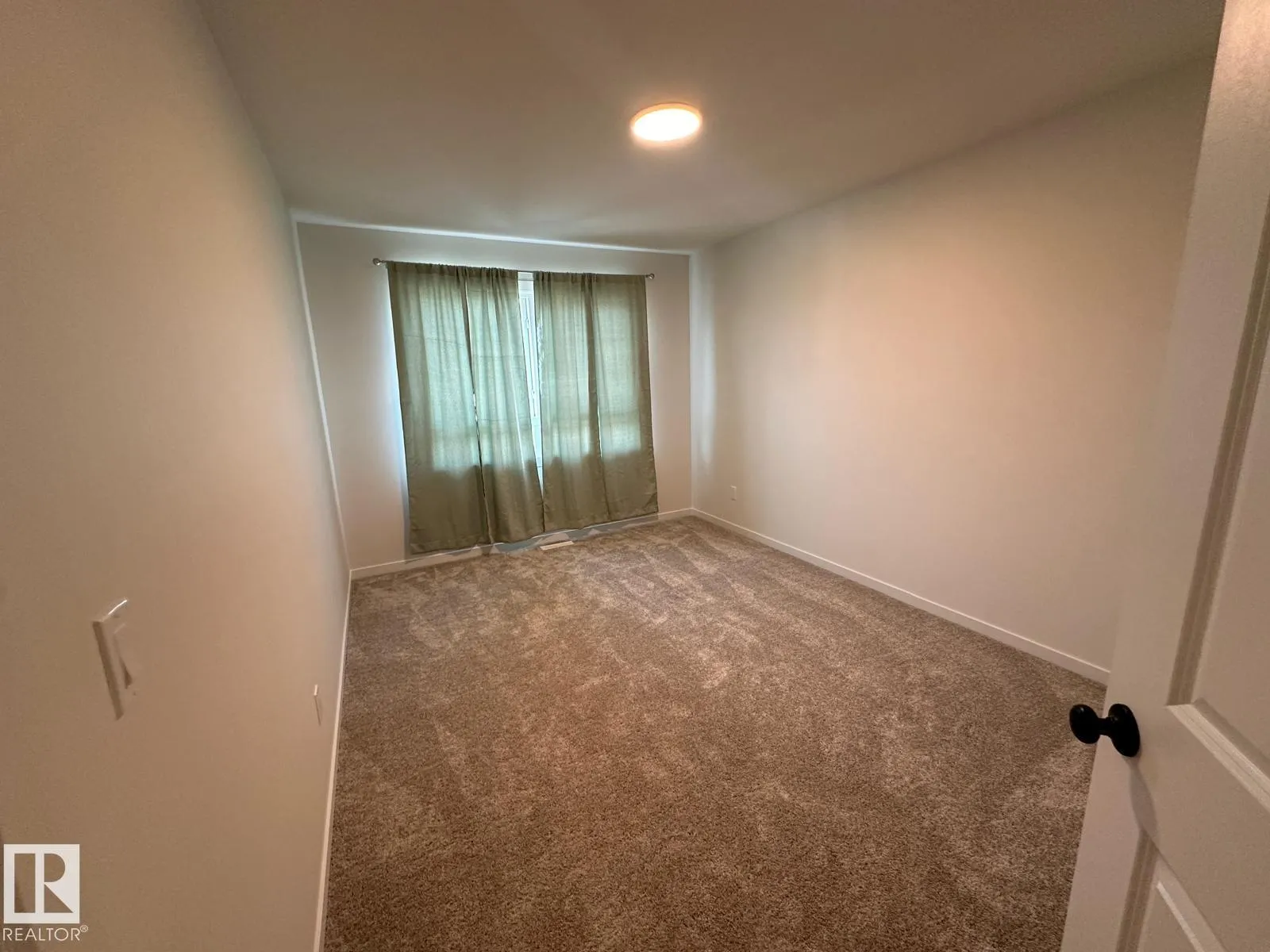 9331 227 ST NW