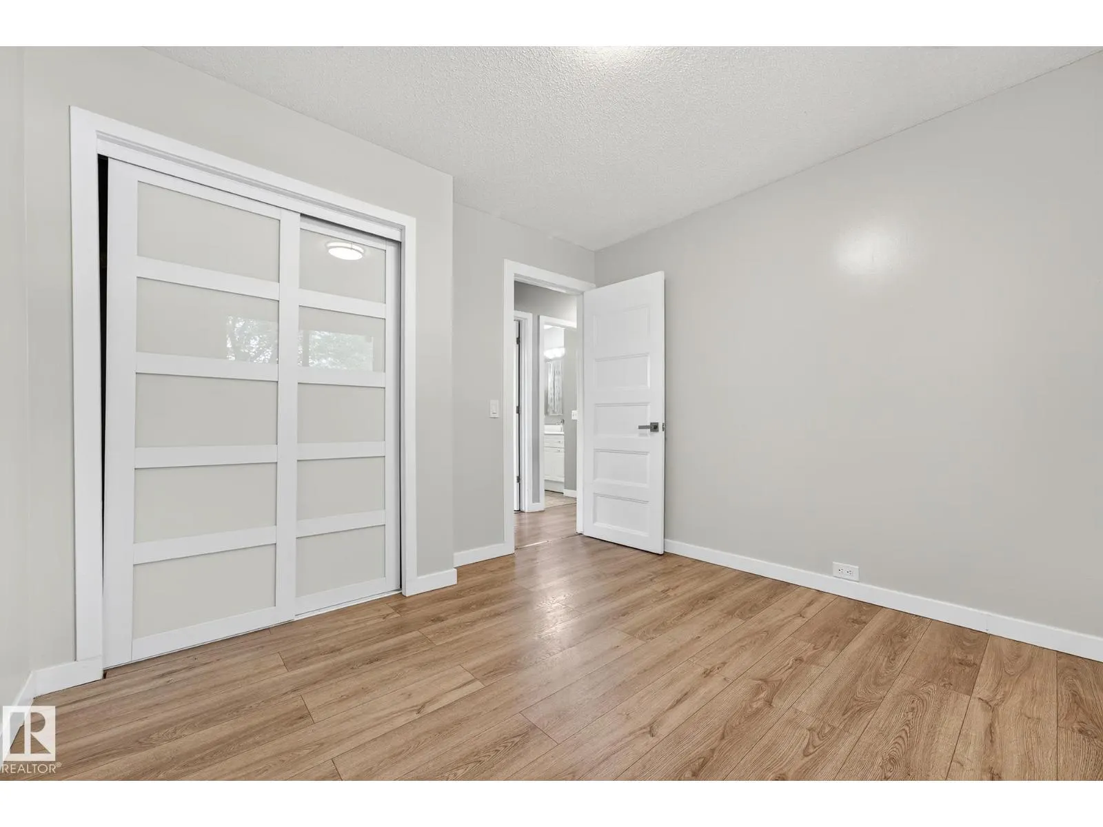 44 MARION DR