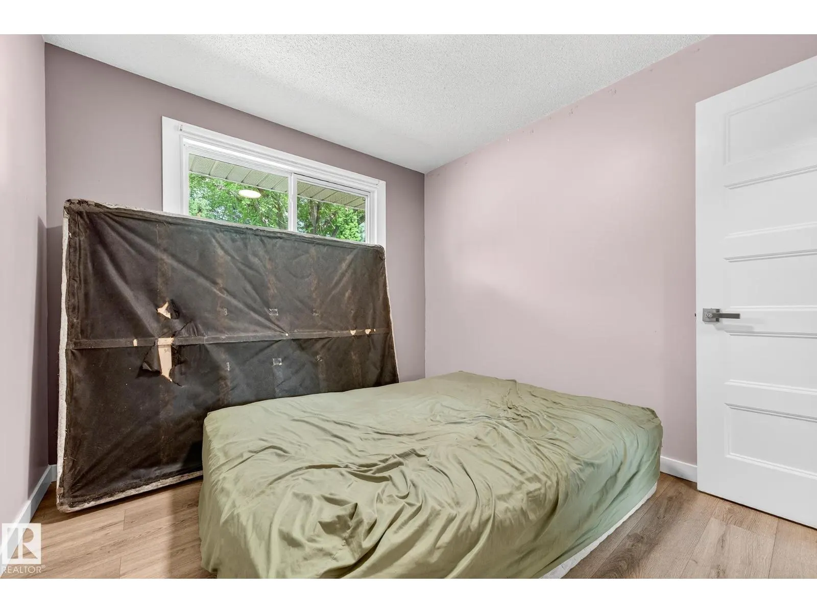 44 MARION DR