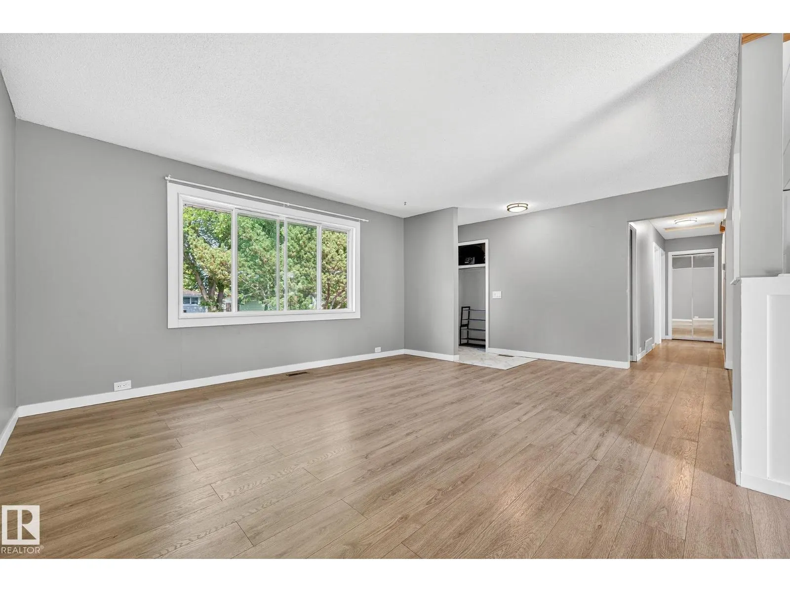 44 MARION DR