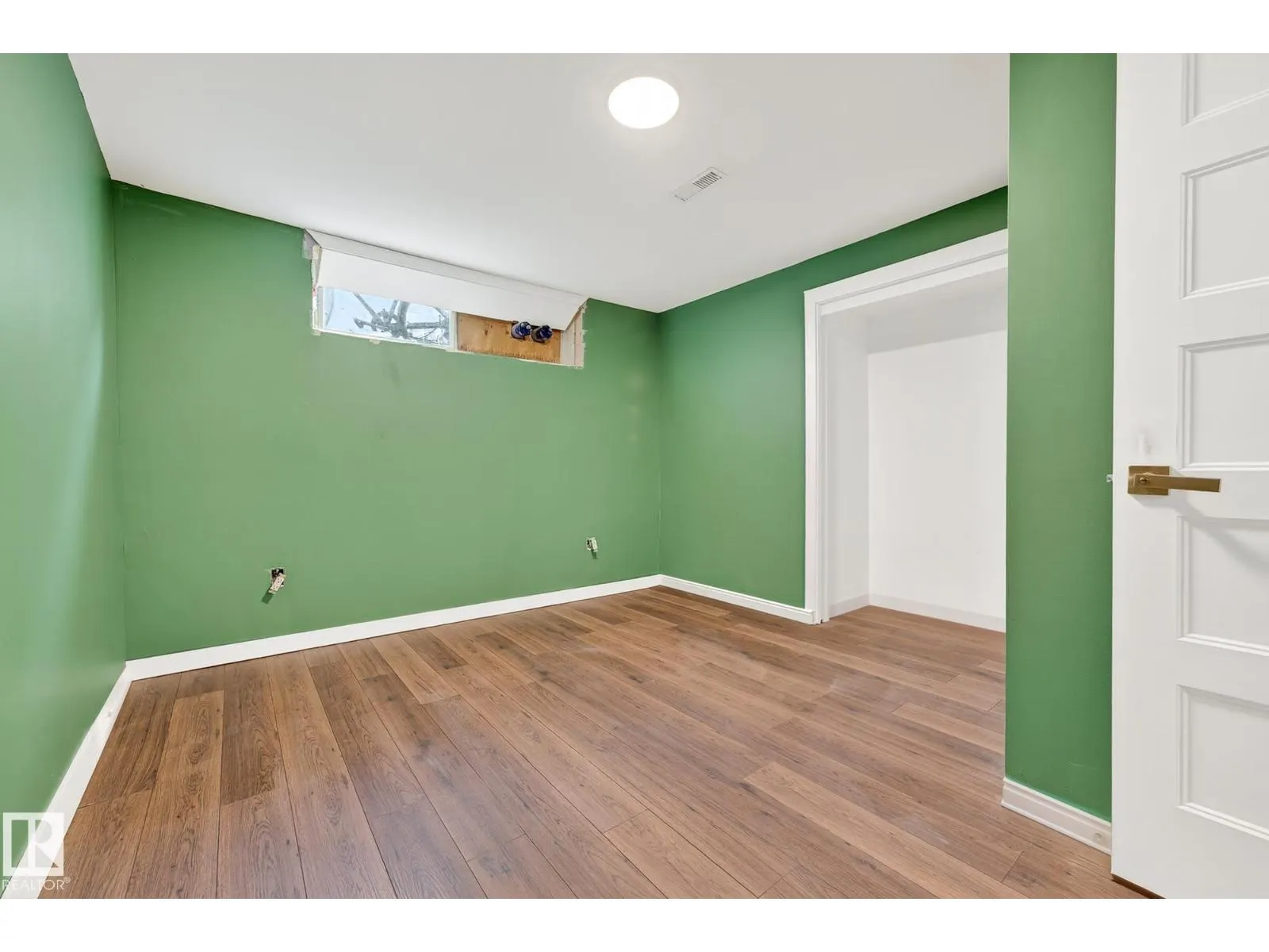44 MARION DR
