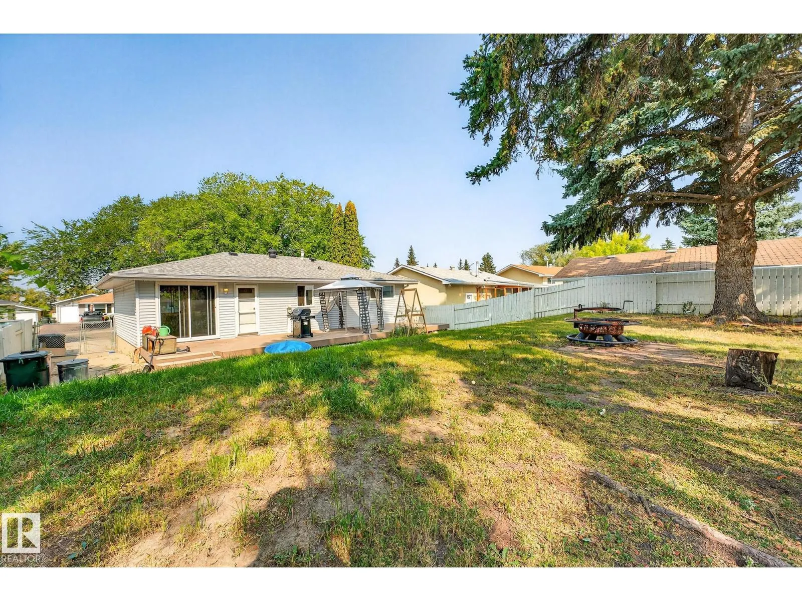 44 MARION DR