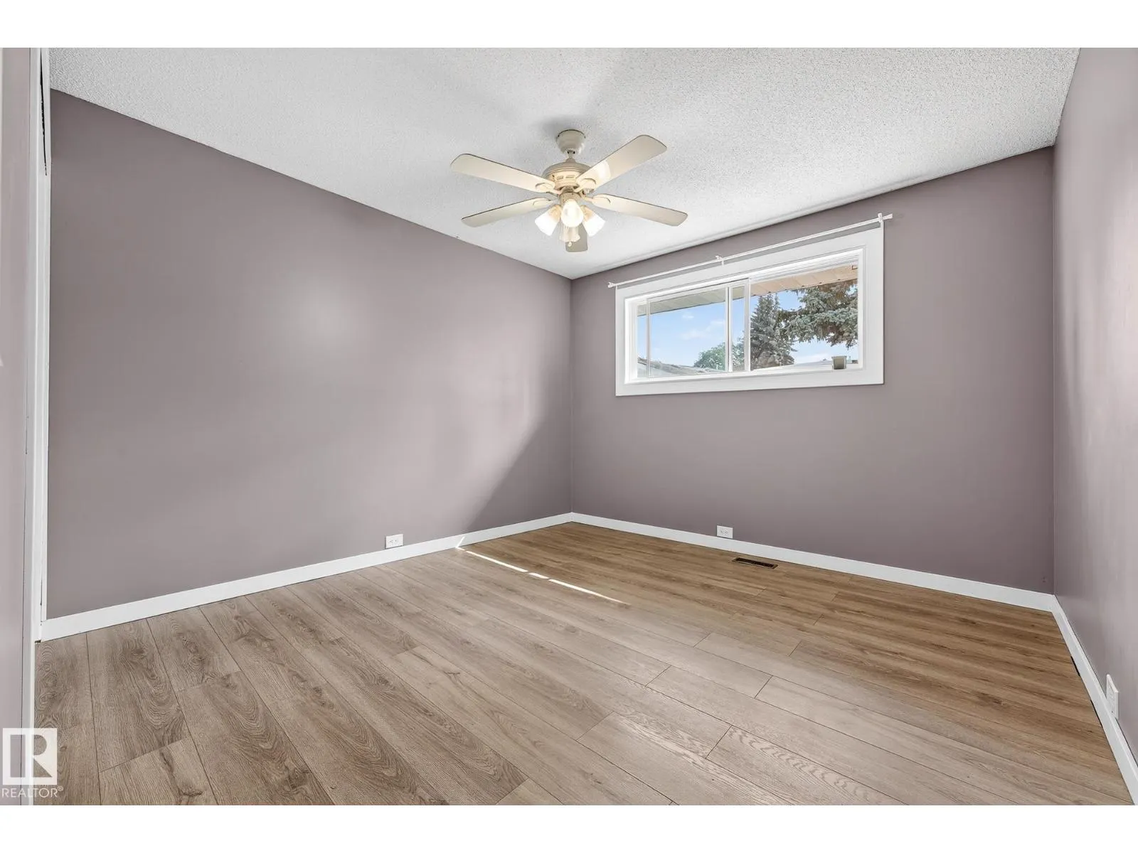 44 MARION DR