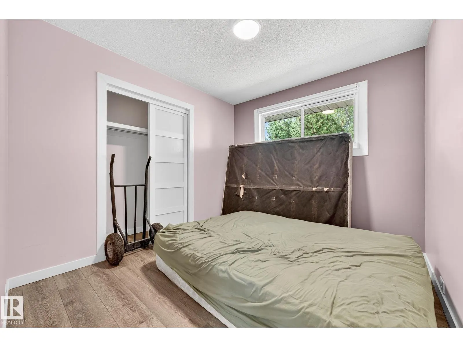 44 MARION DR