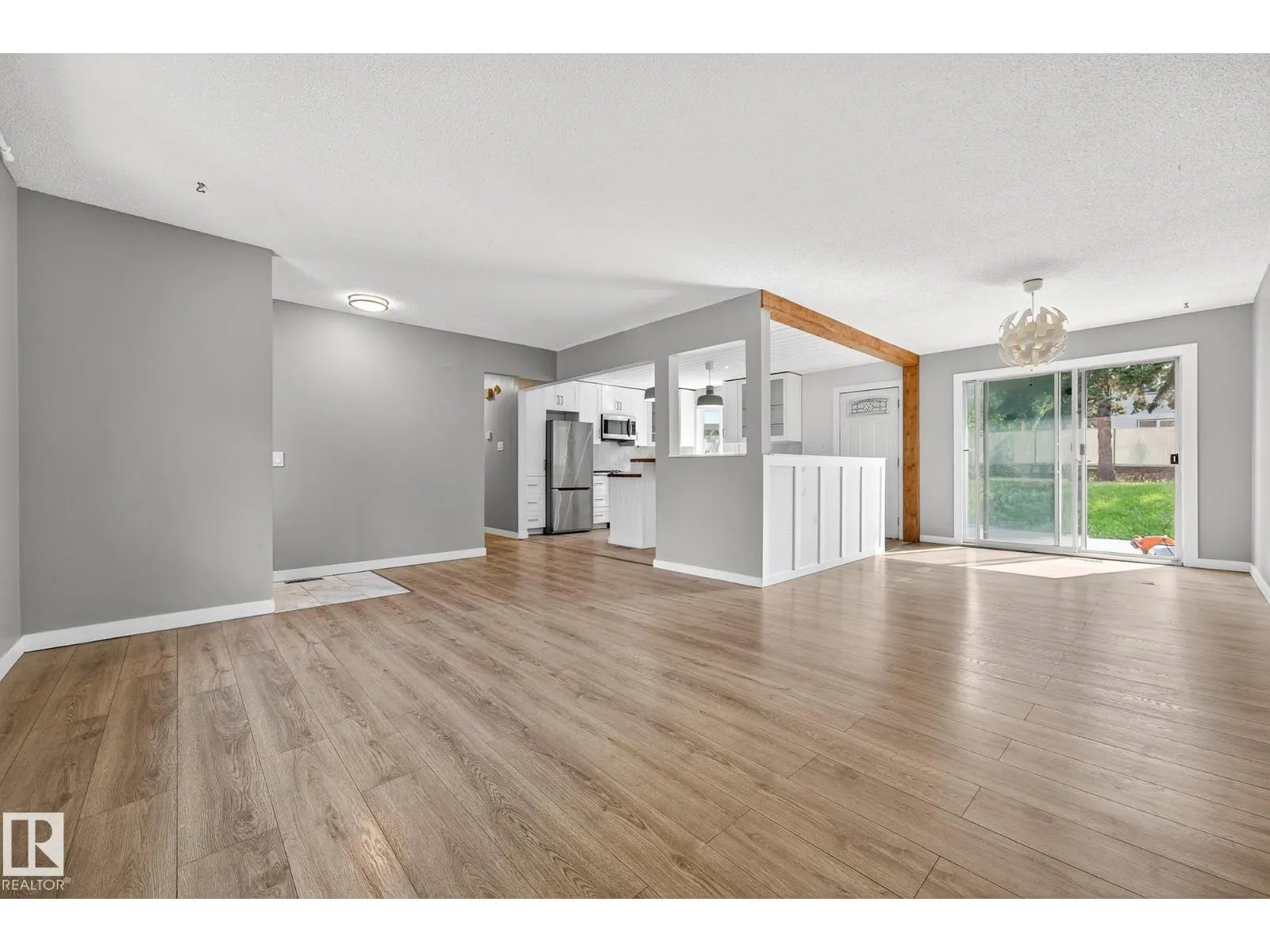 44 MARION DR
