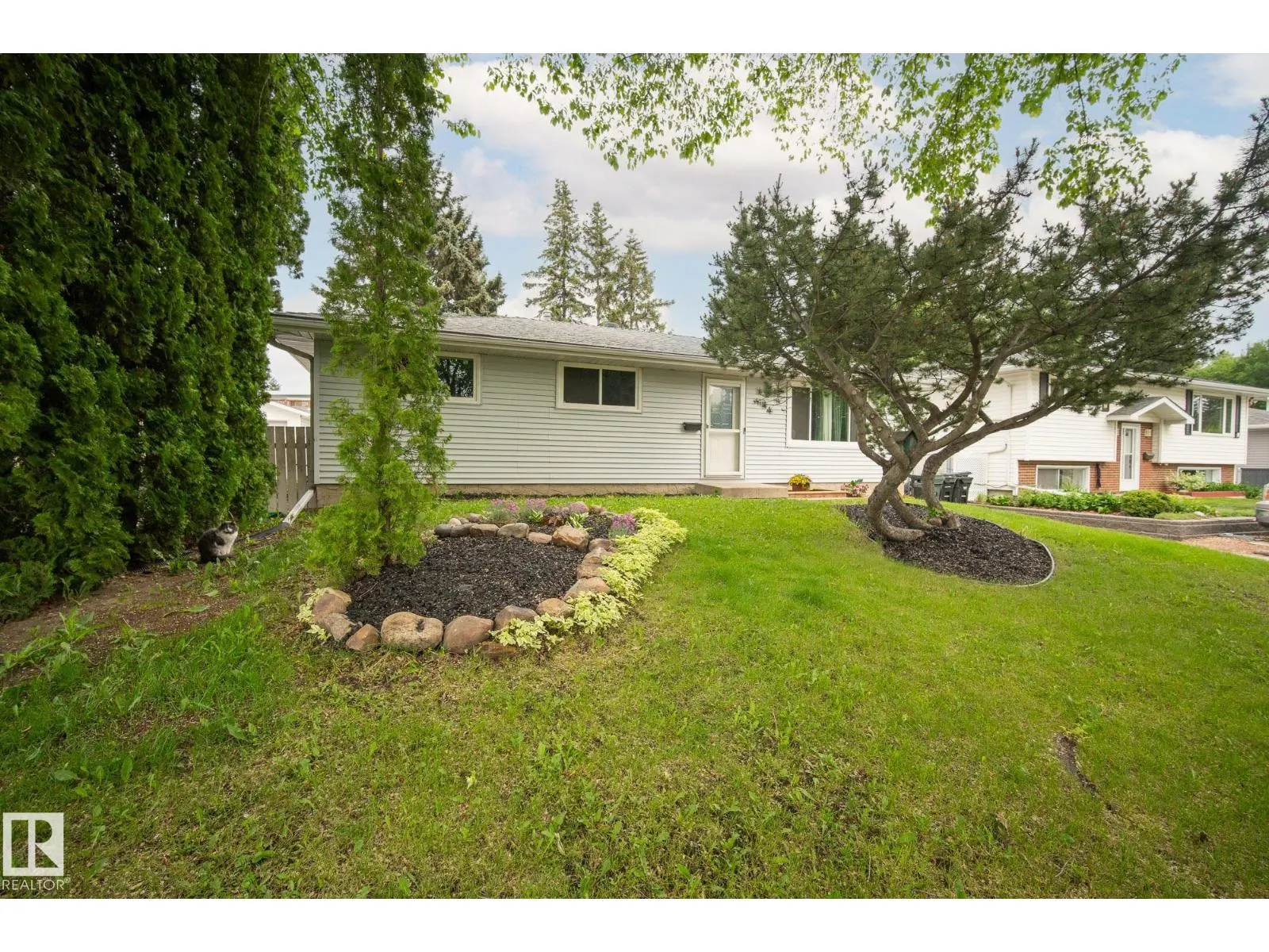 44 MARION DR