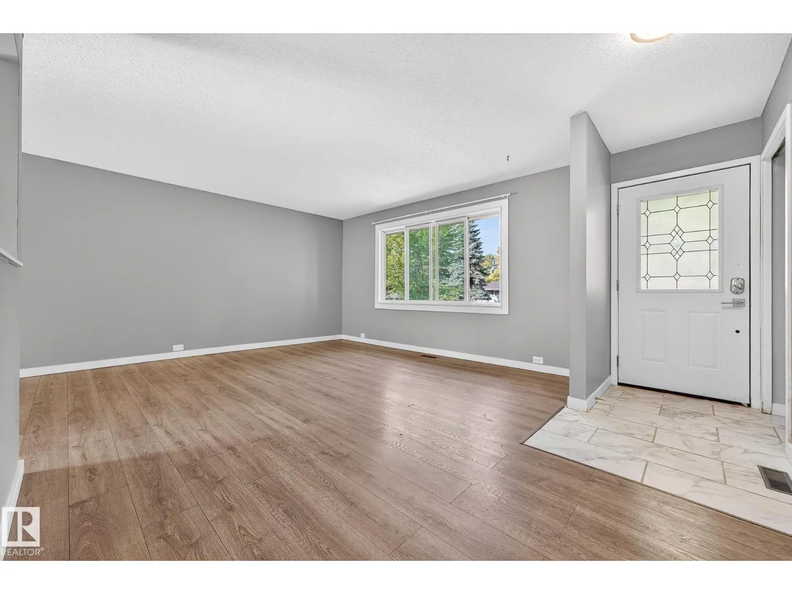 44 MARION DR
