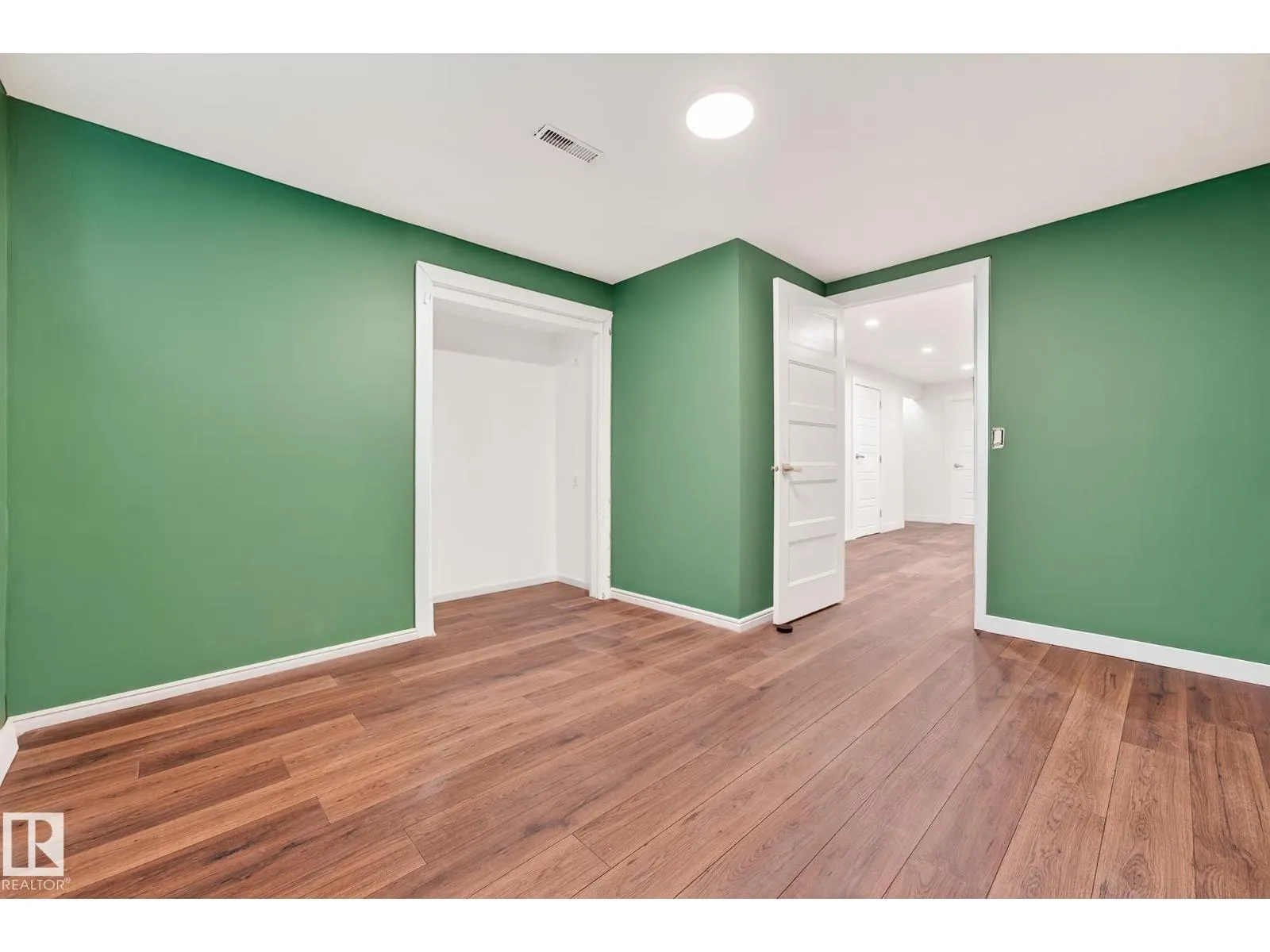 44 MARION DR