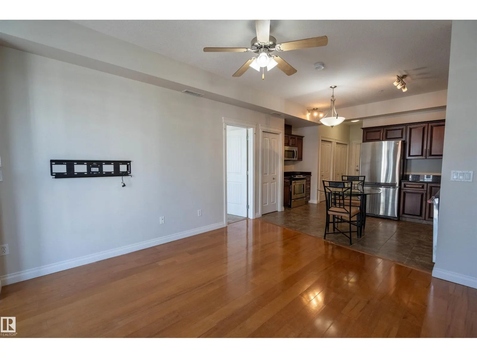 #504 5211 50 ST