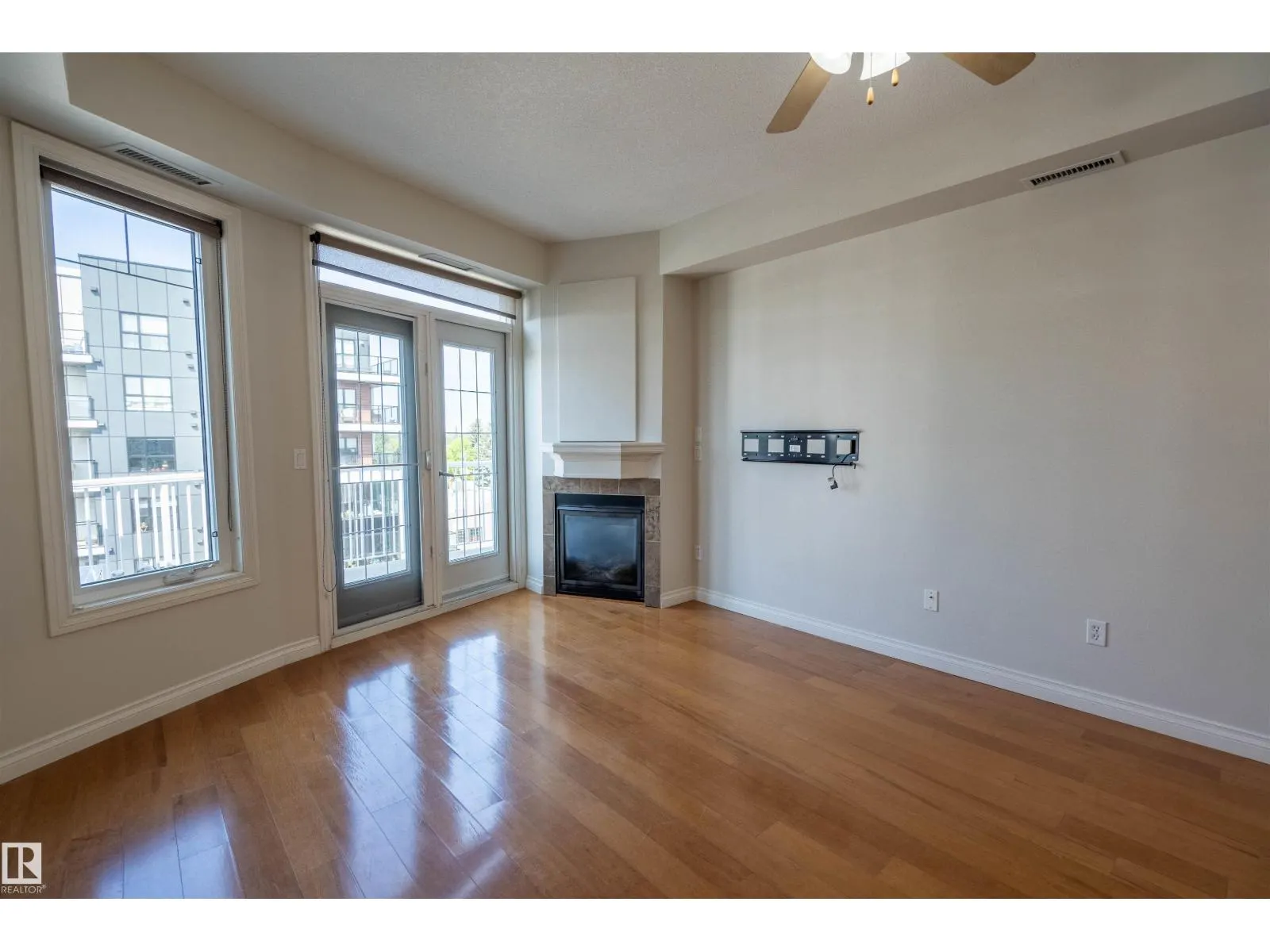 #504 5211 50 ST