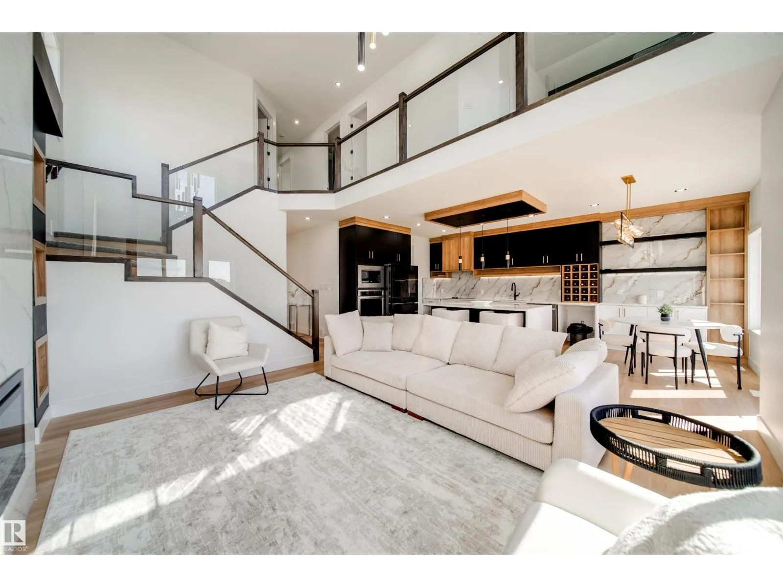 1831 63 AV NE