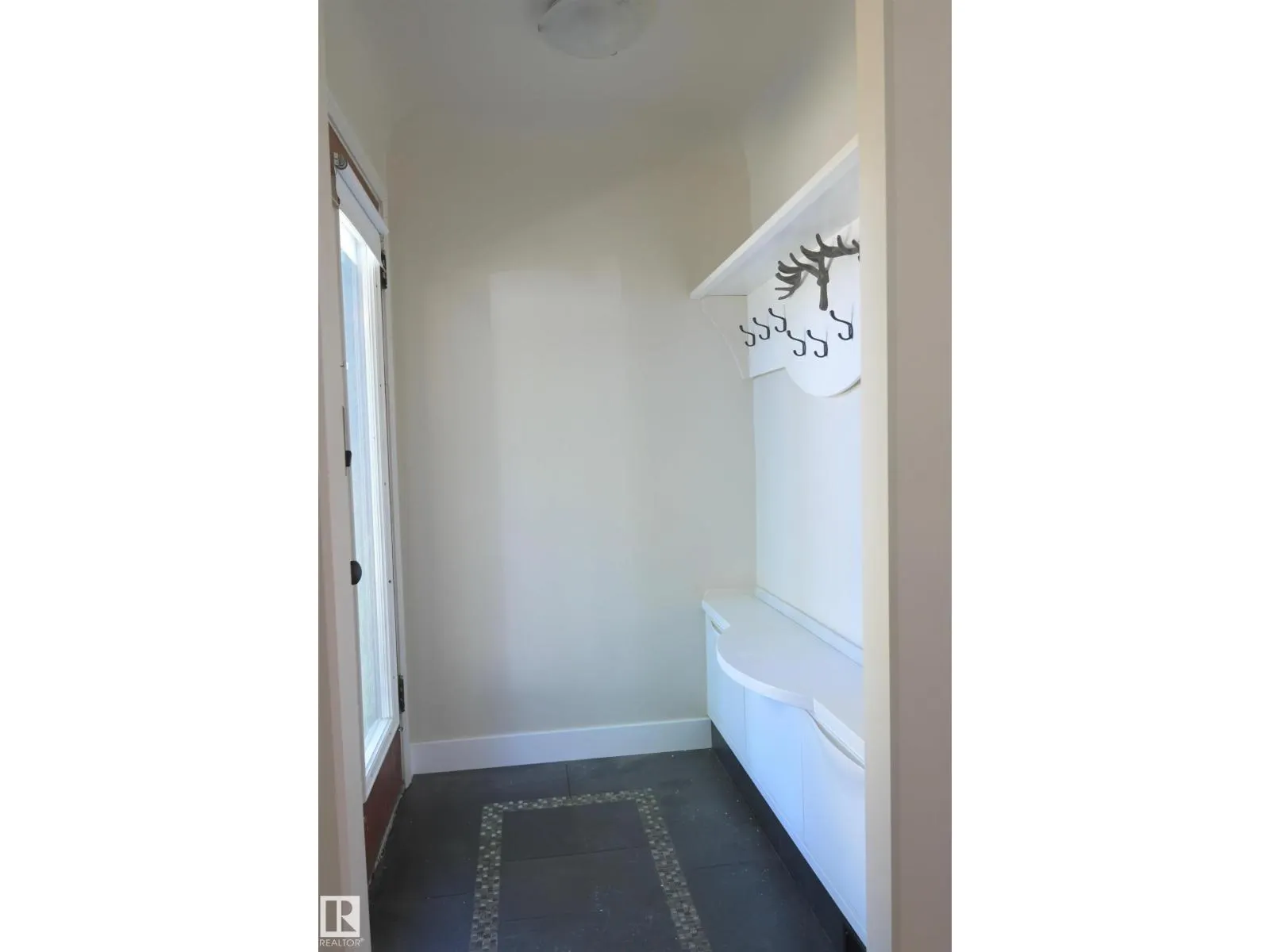 7531 81 AV NW