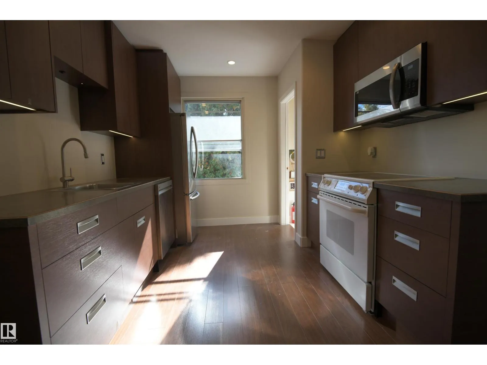 7531 81 AV NW