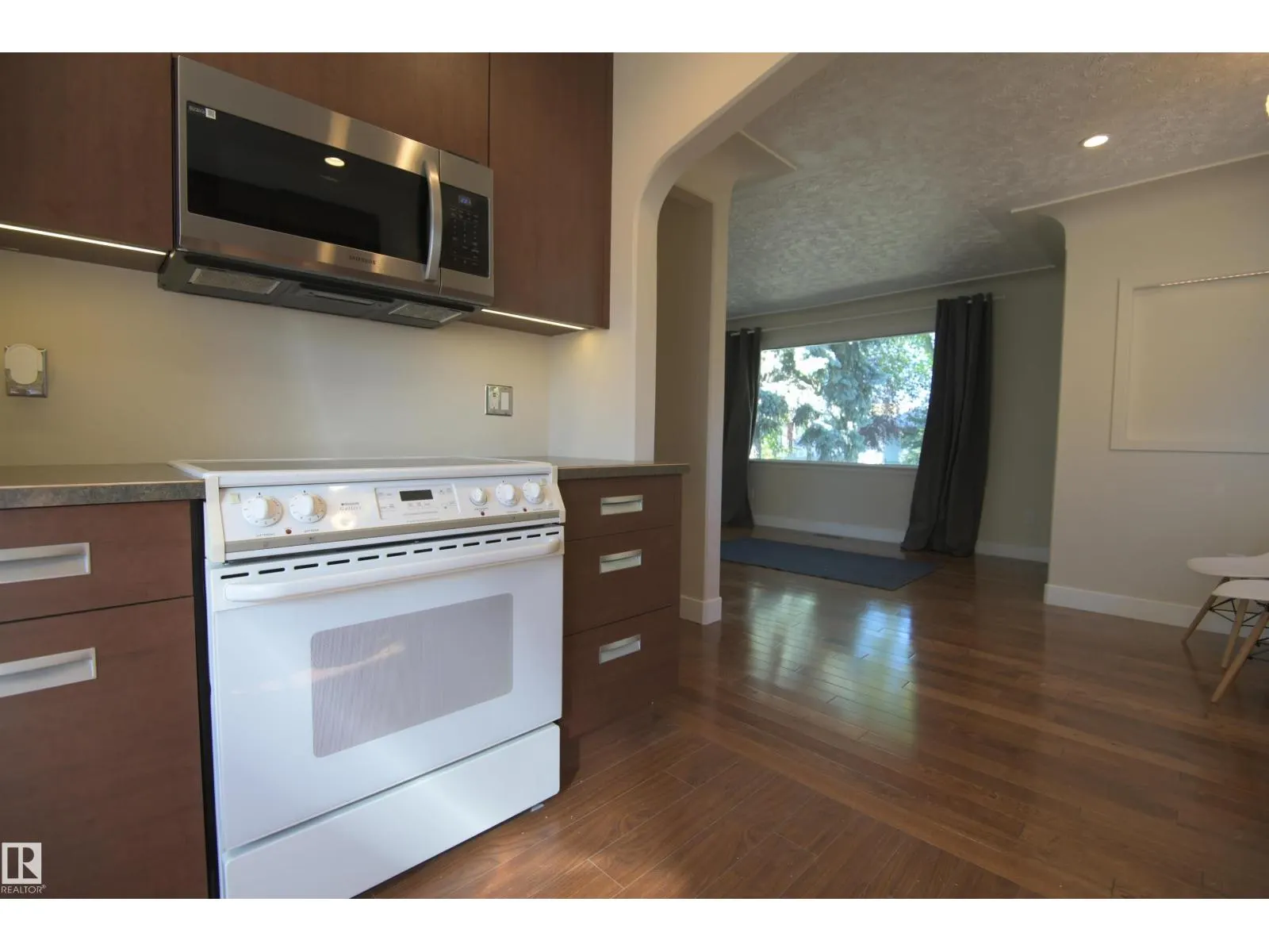 7531 81 AV NW