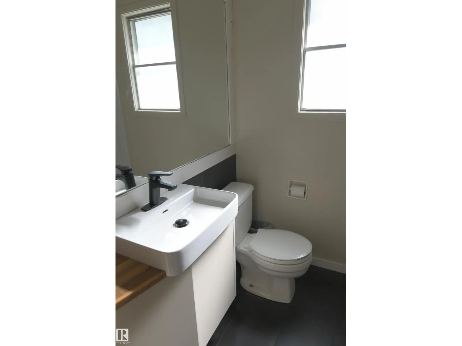 7531 81 AV NW