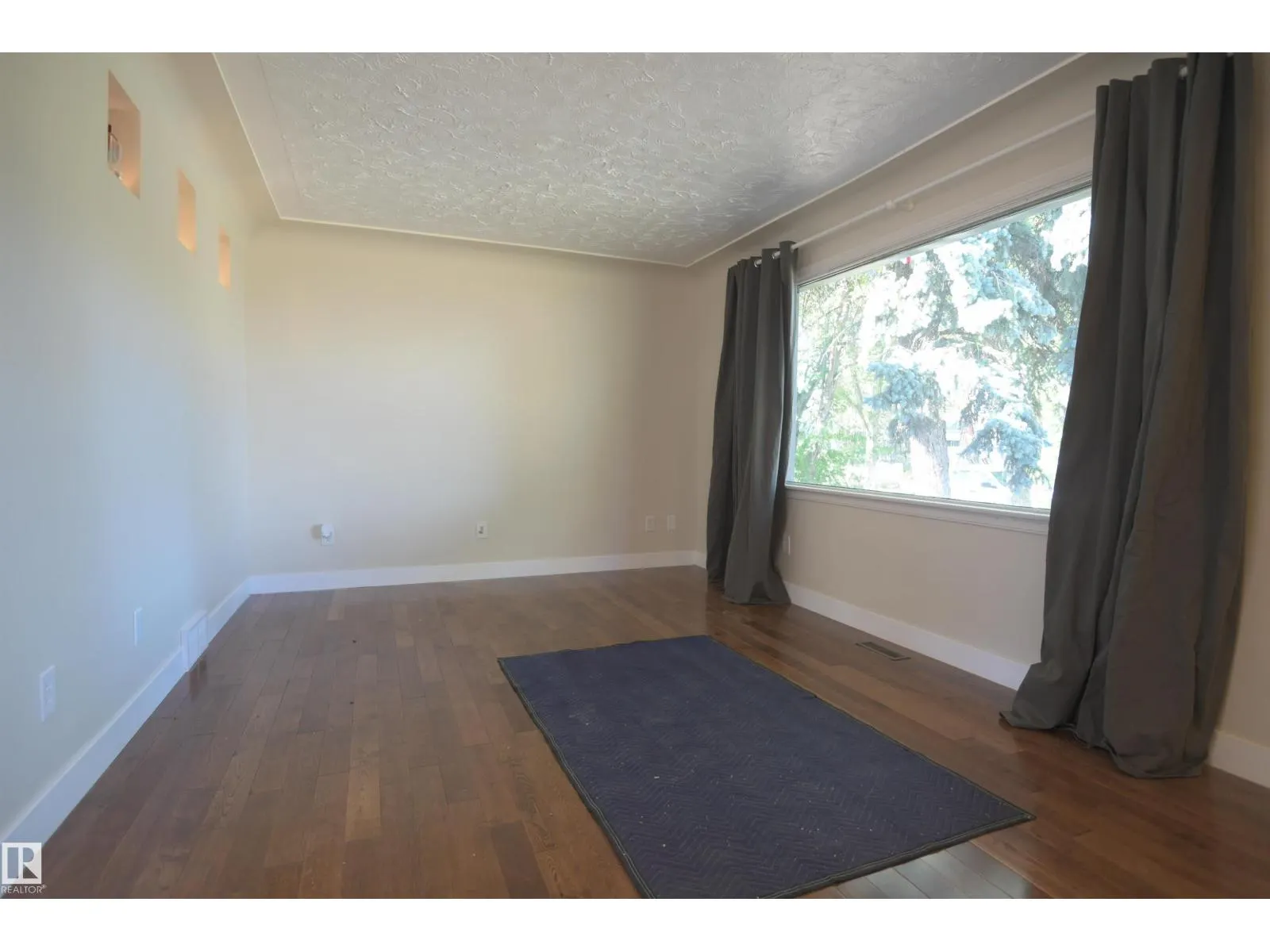 7531 81 AV NW