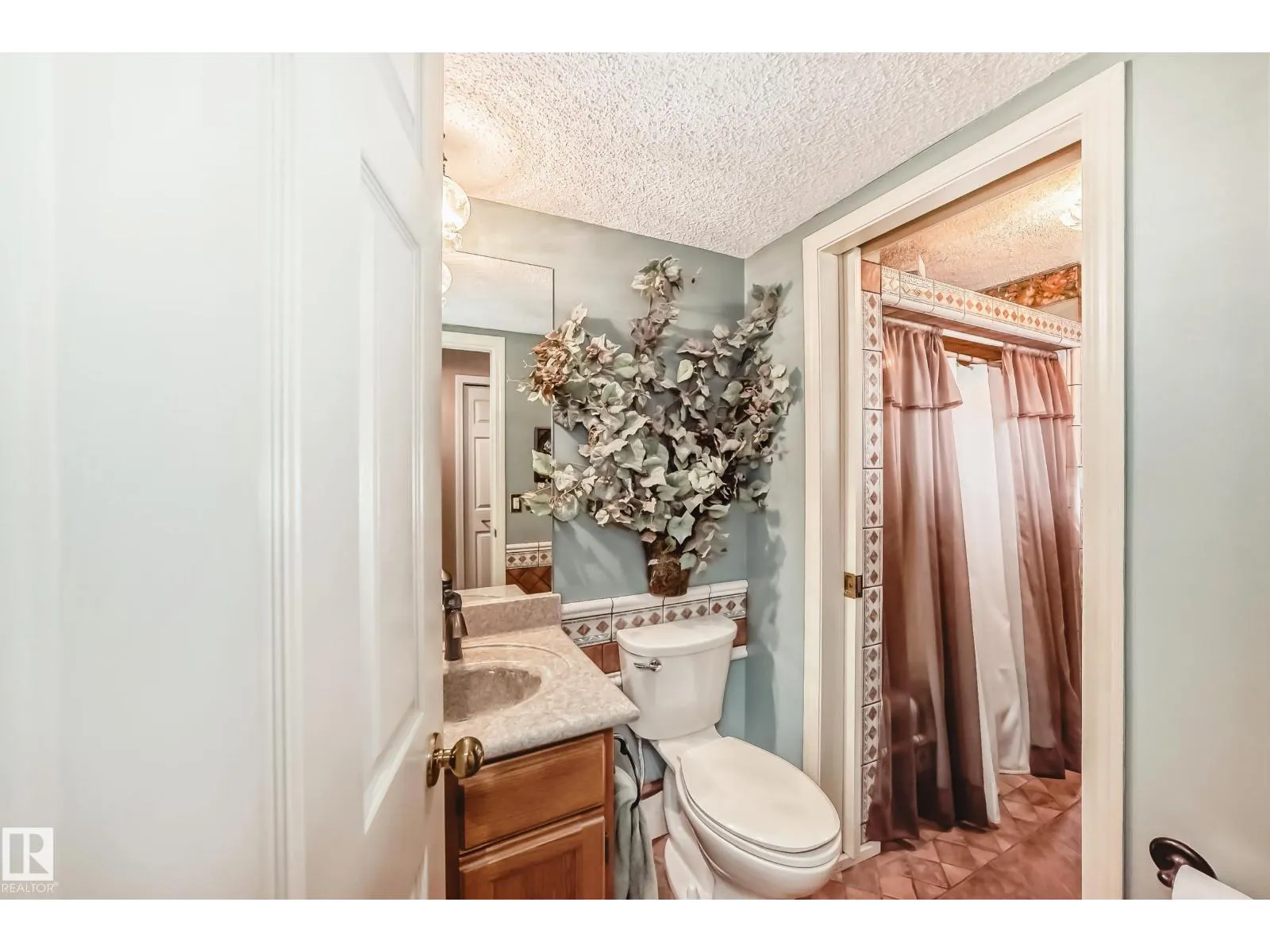 18516 97A AV NW