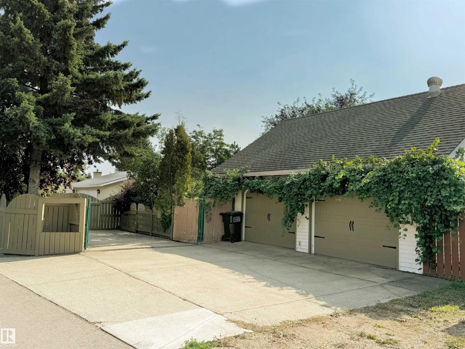 18516 97A AV NW