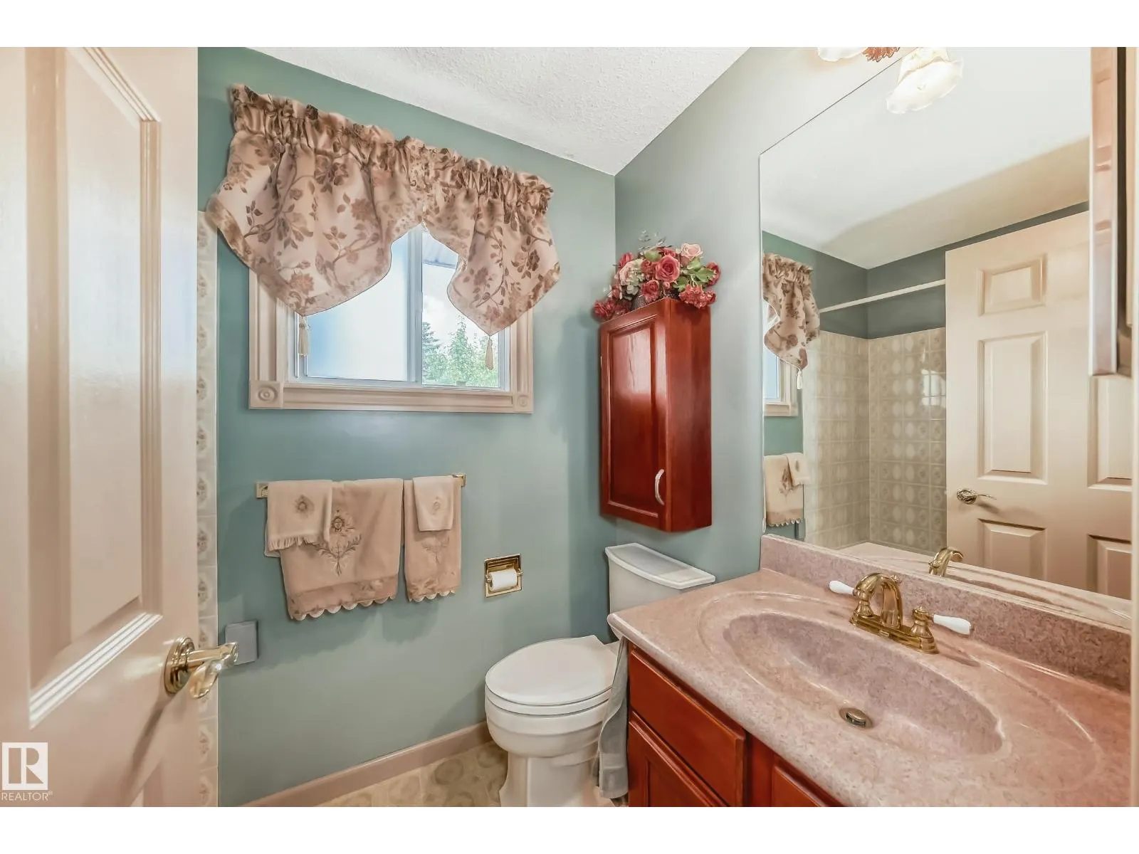 18516 97A AV NW