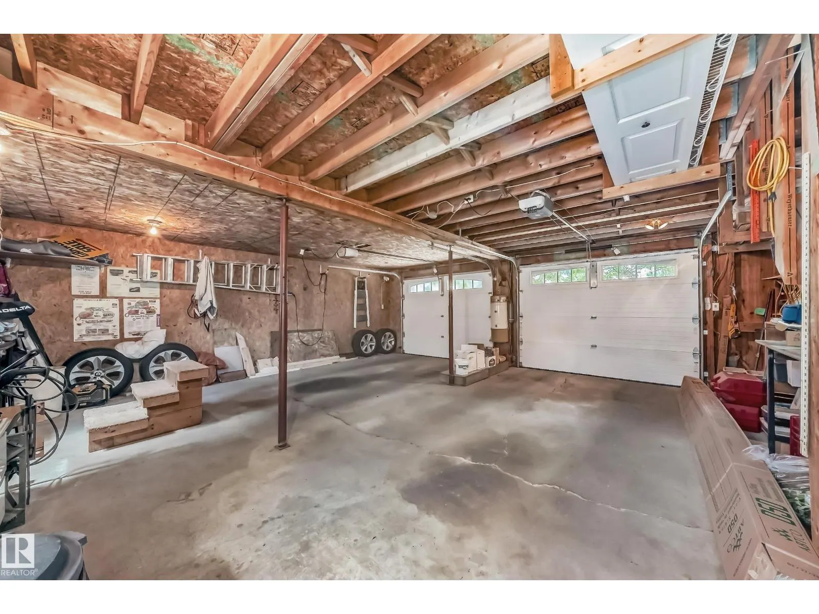 18516 97A AV NW