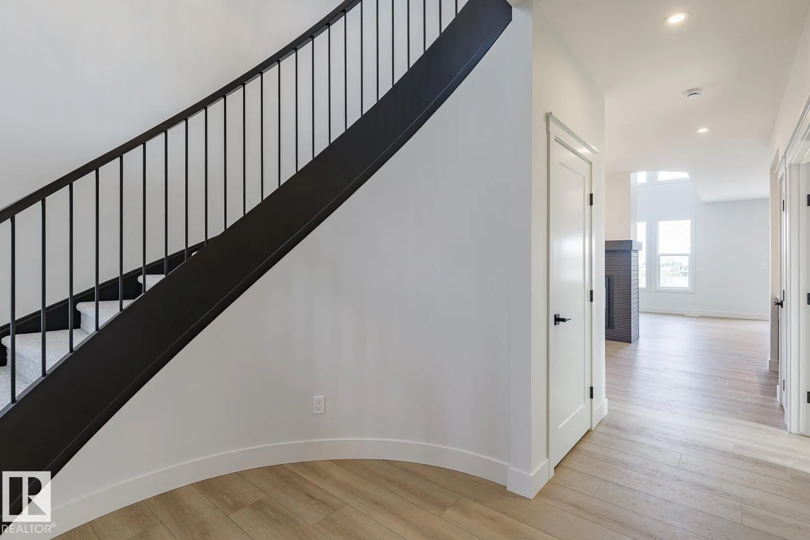 13113 212A ST NW