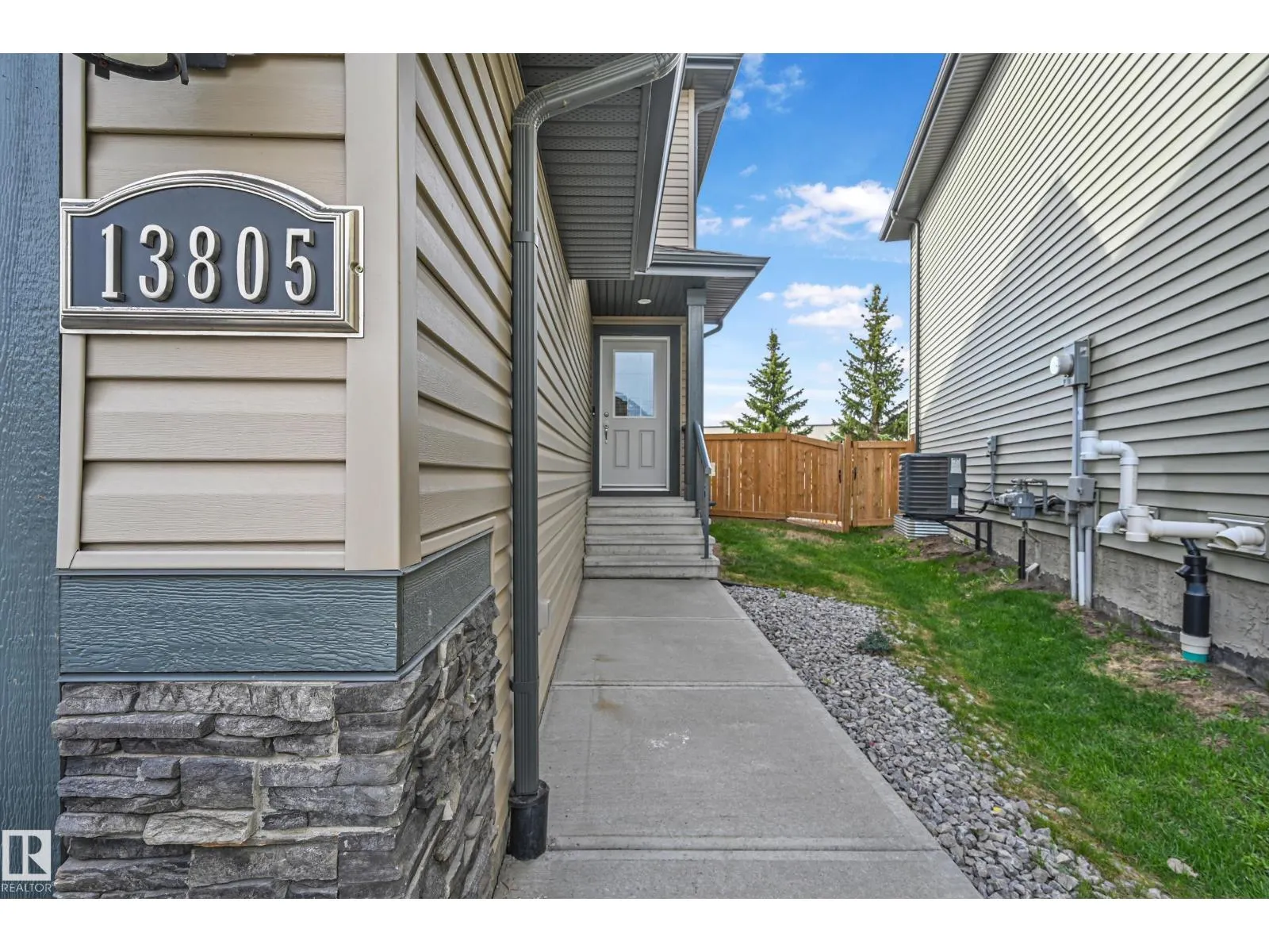 13805 138 AV NW