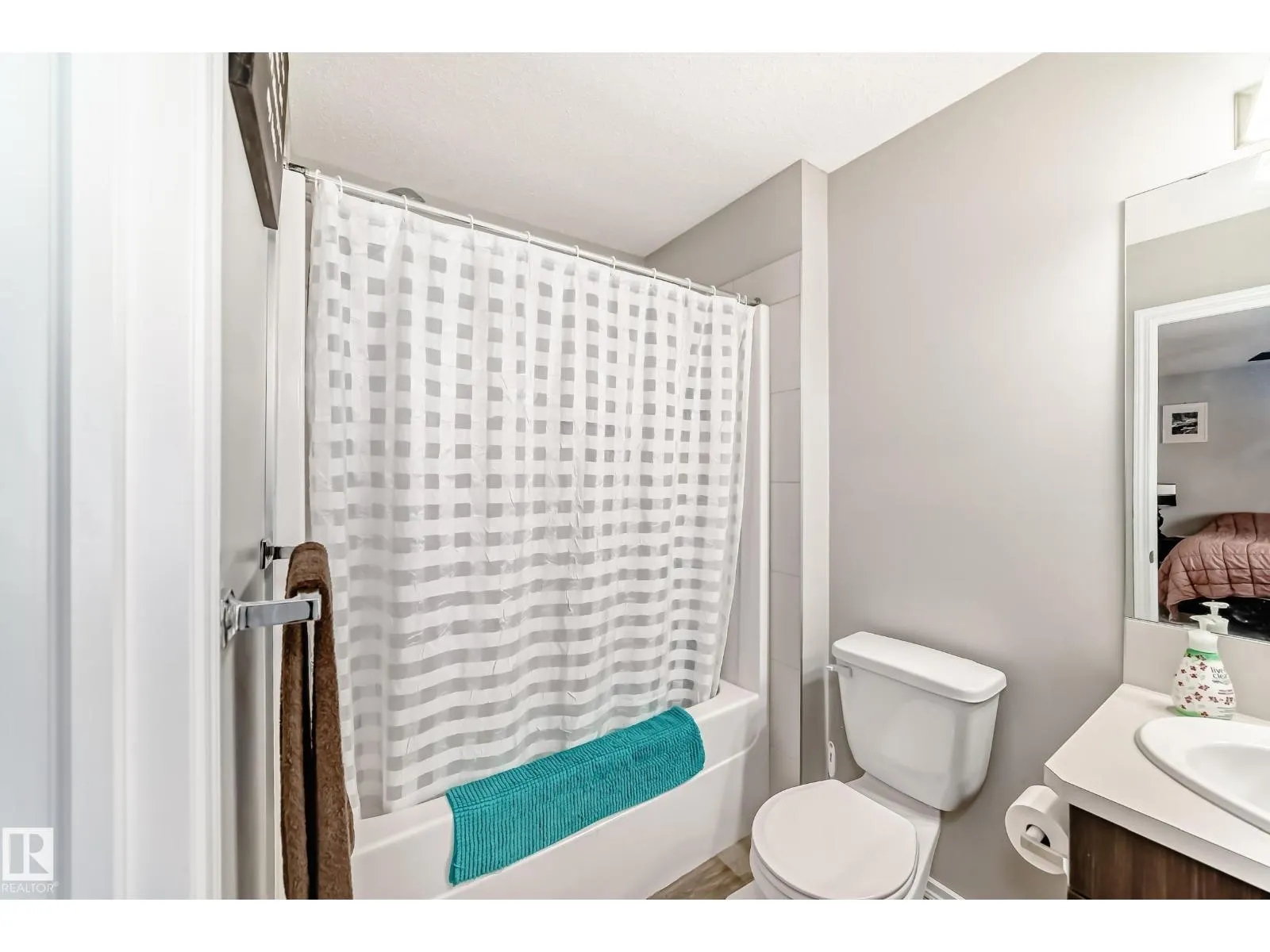 398 SIMMONDS WY