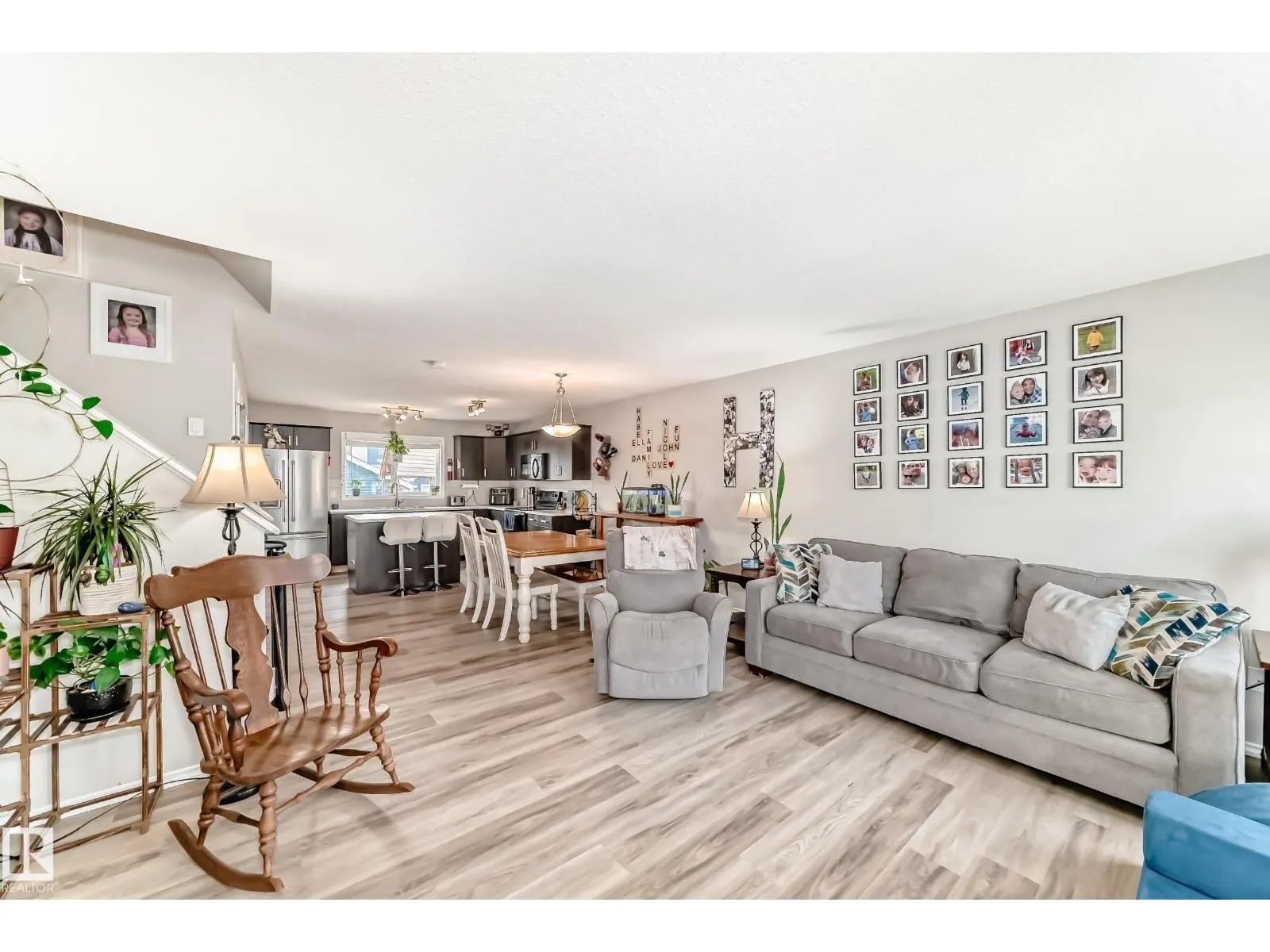 398 SIMMONDS WY
