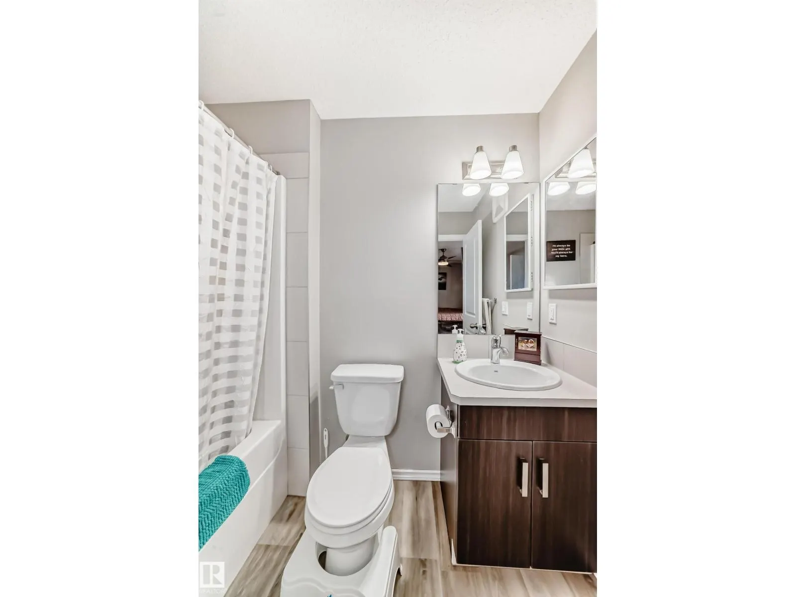 398 SIMMONDS WY