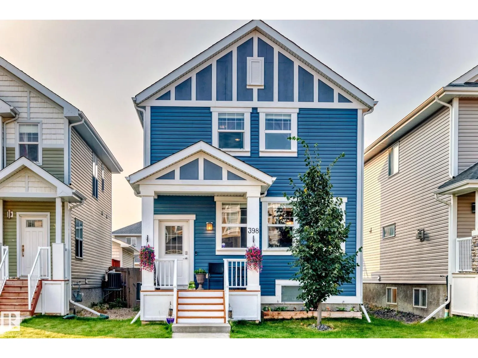398 SIMMONDS WY
