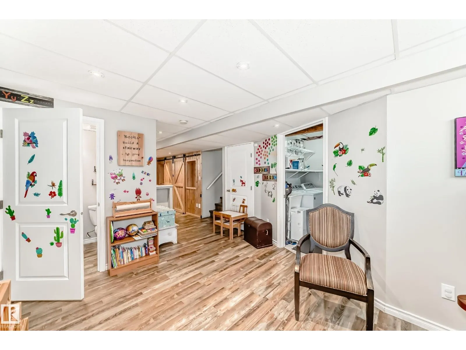 398 SIMMONDS WY