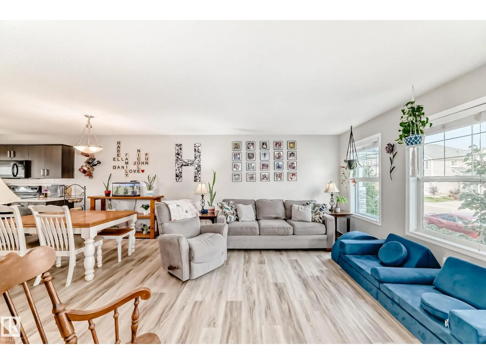 398 SIMMONDS WY