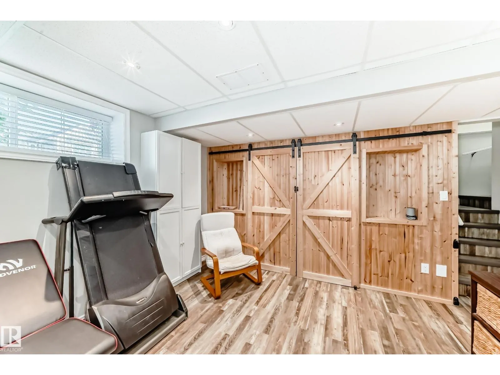 398 SIMMONDS WY