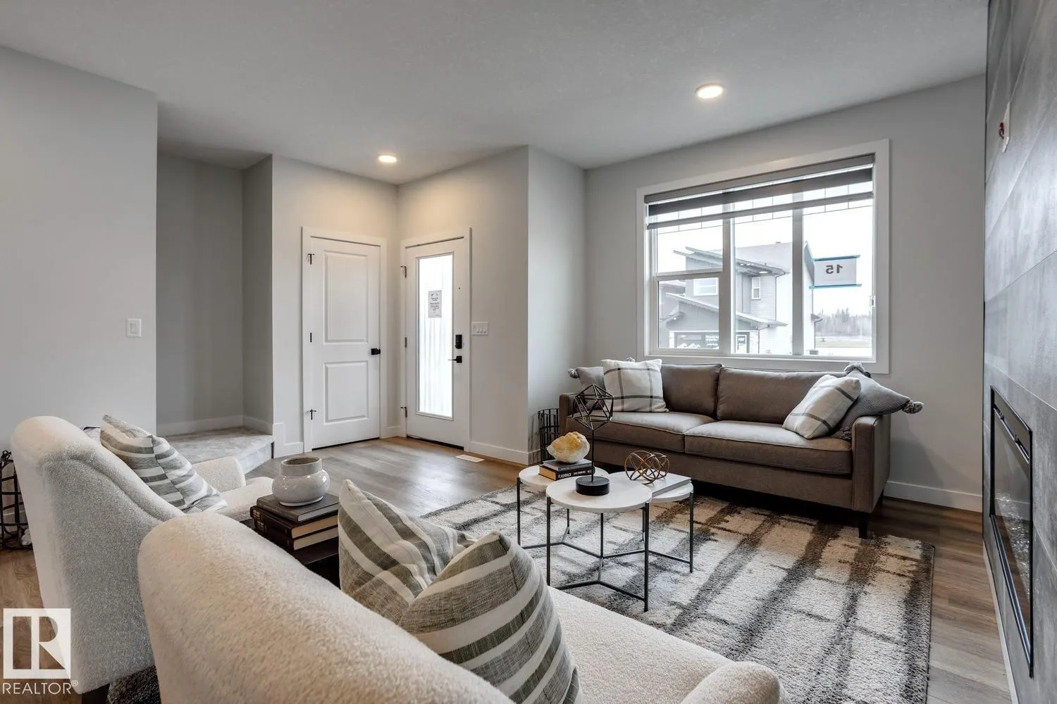 51 SERENO LN