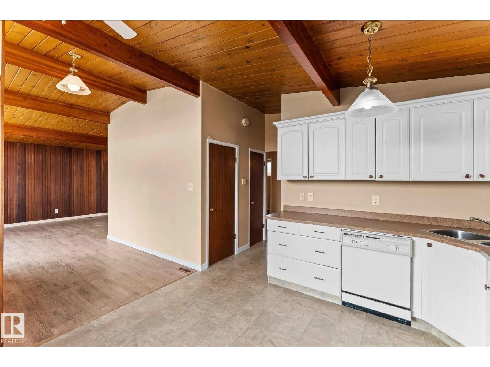 8820 MEADOWLARK RD NW