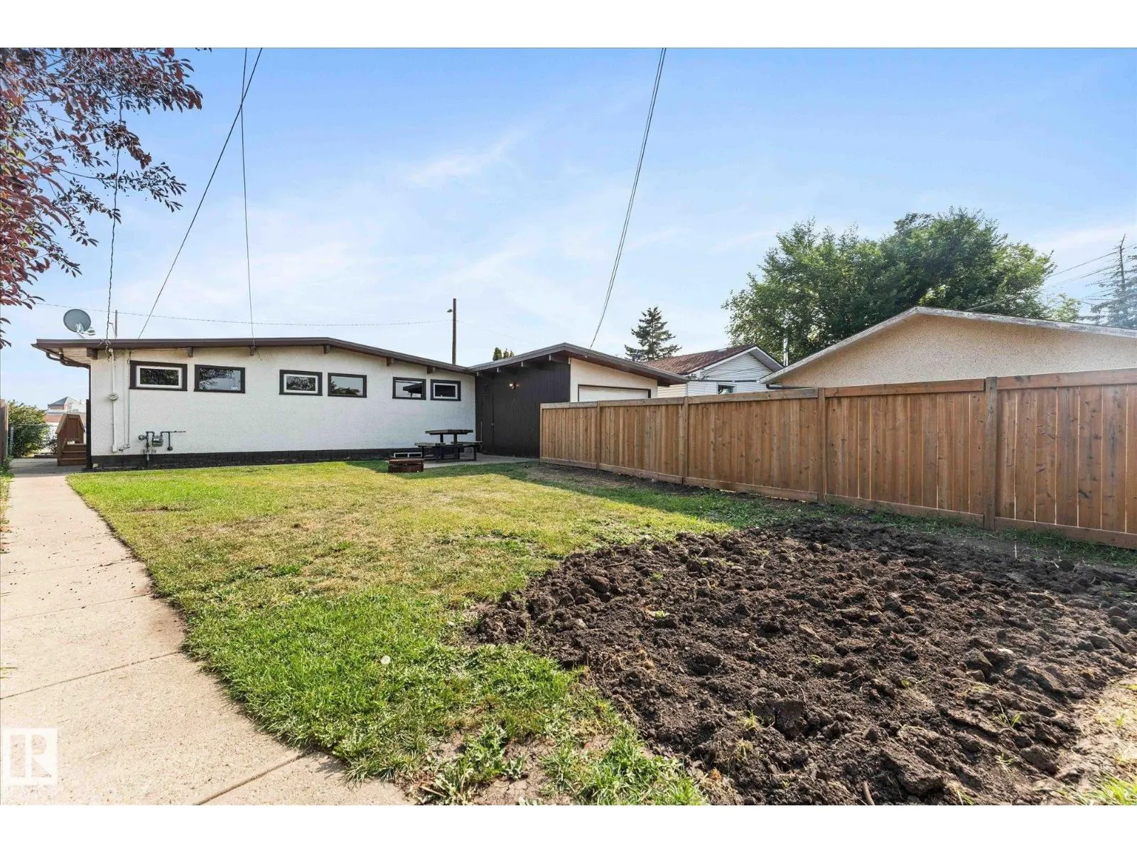 8820 MEADOWLARK RD NW