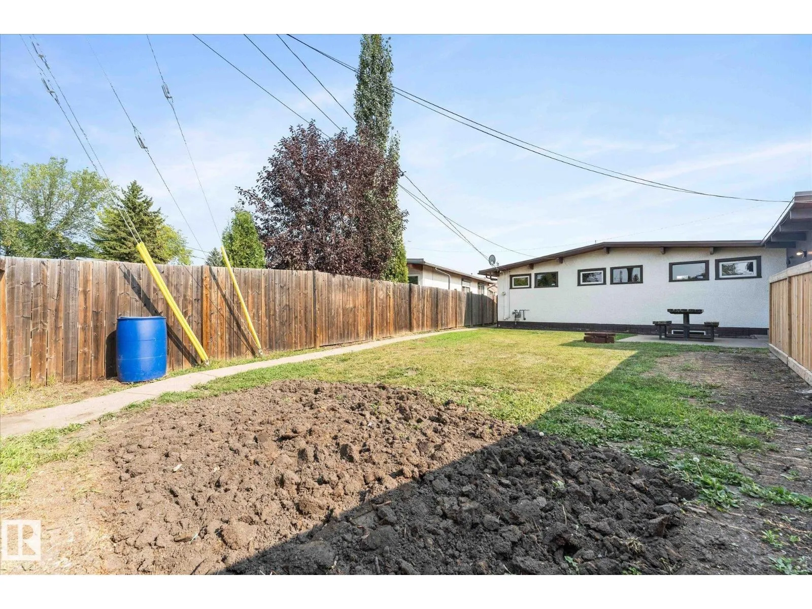 8820 MEADOWLARK RD NW