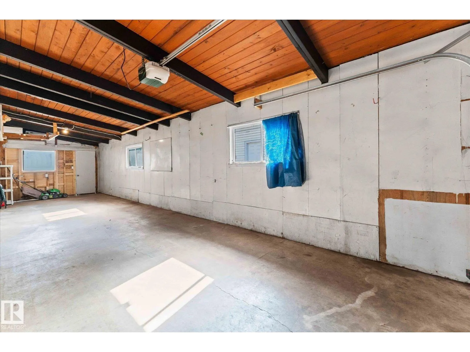 8820 MEADOWLARK RD NW