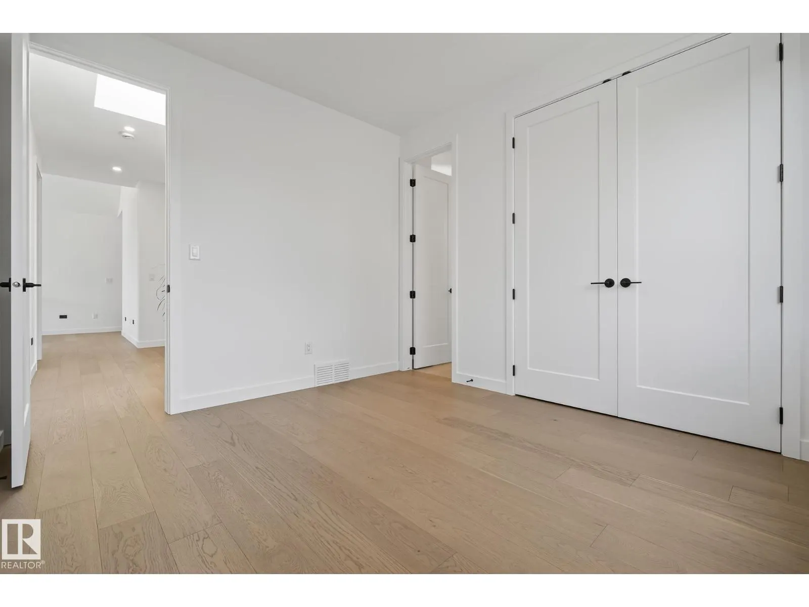 13804 85 AV NW