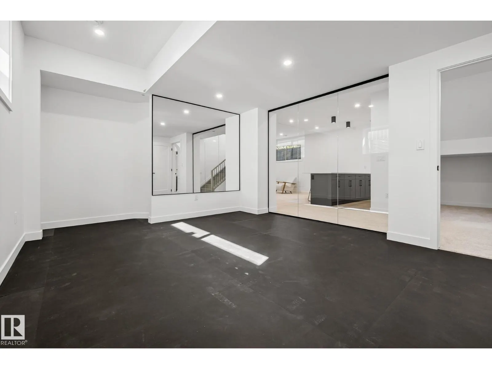 13804 85 AV NW