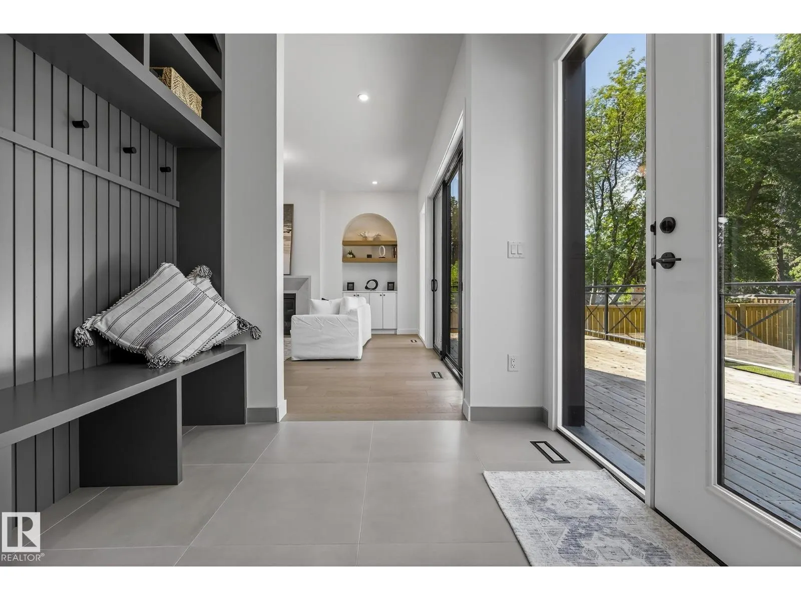 13804 85 AV NW