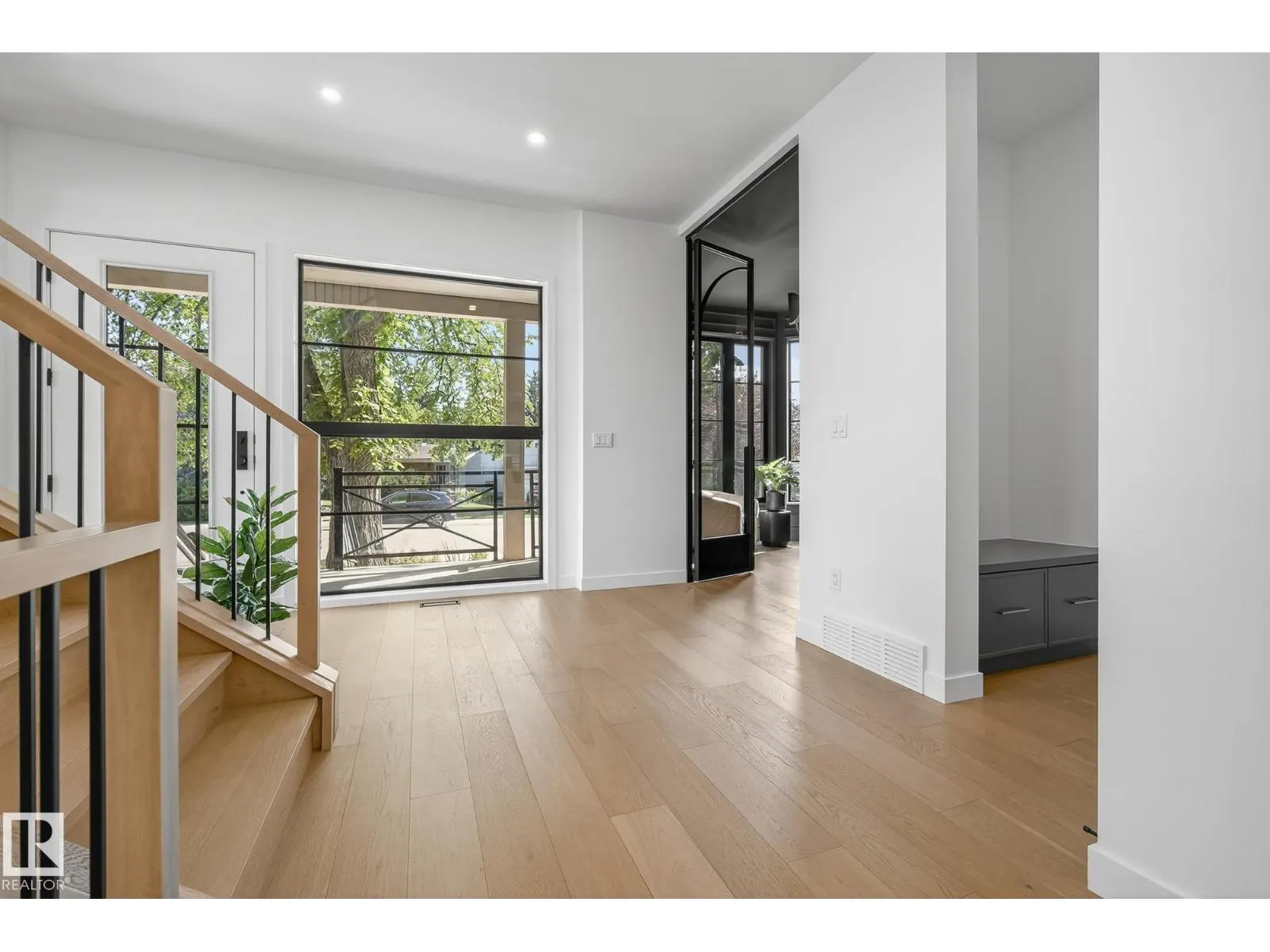 13804 85 AV NW