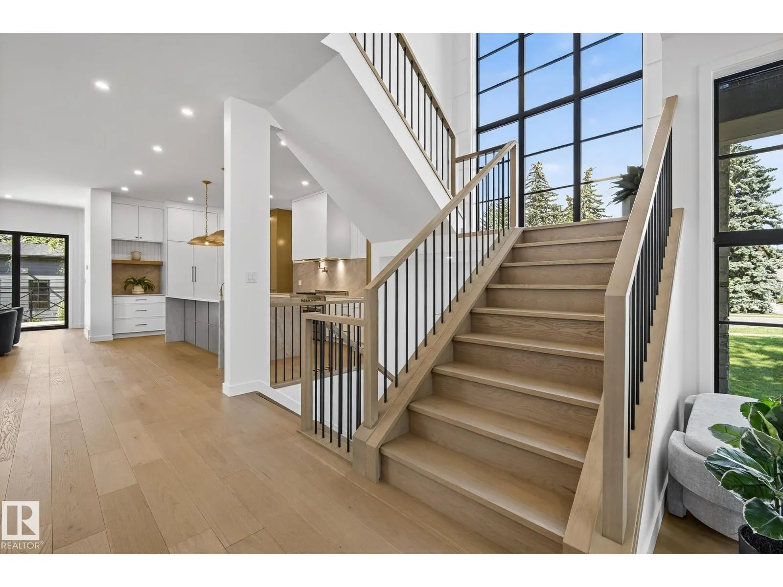 13804 85 AV NW