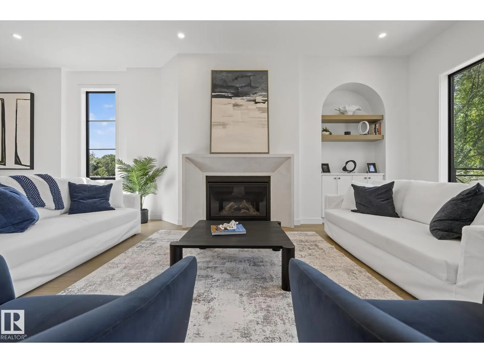 13804 85 AV NW