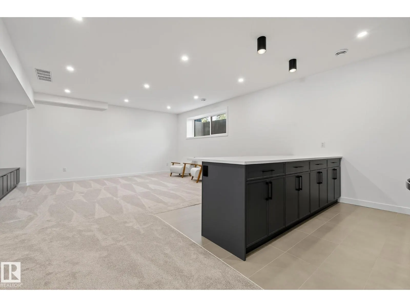 13804 85 AV NW