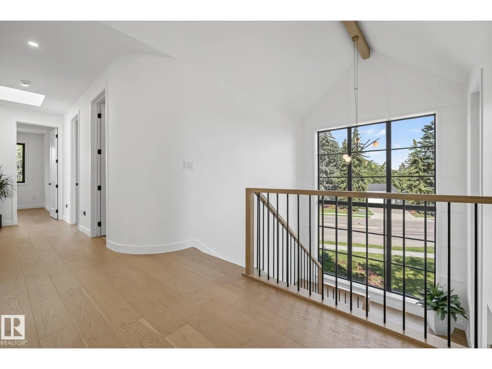 13804 85 AV NW
