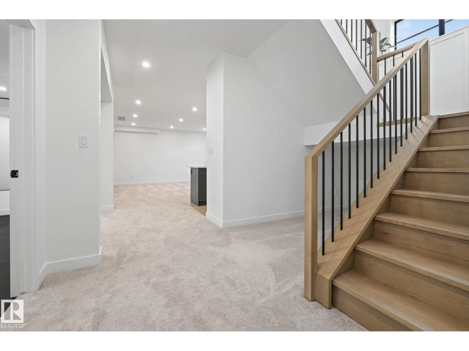 13804 85 AV NW