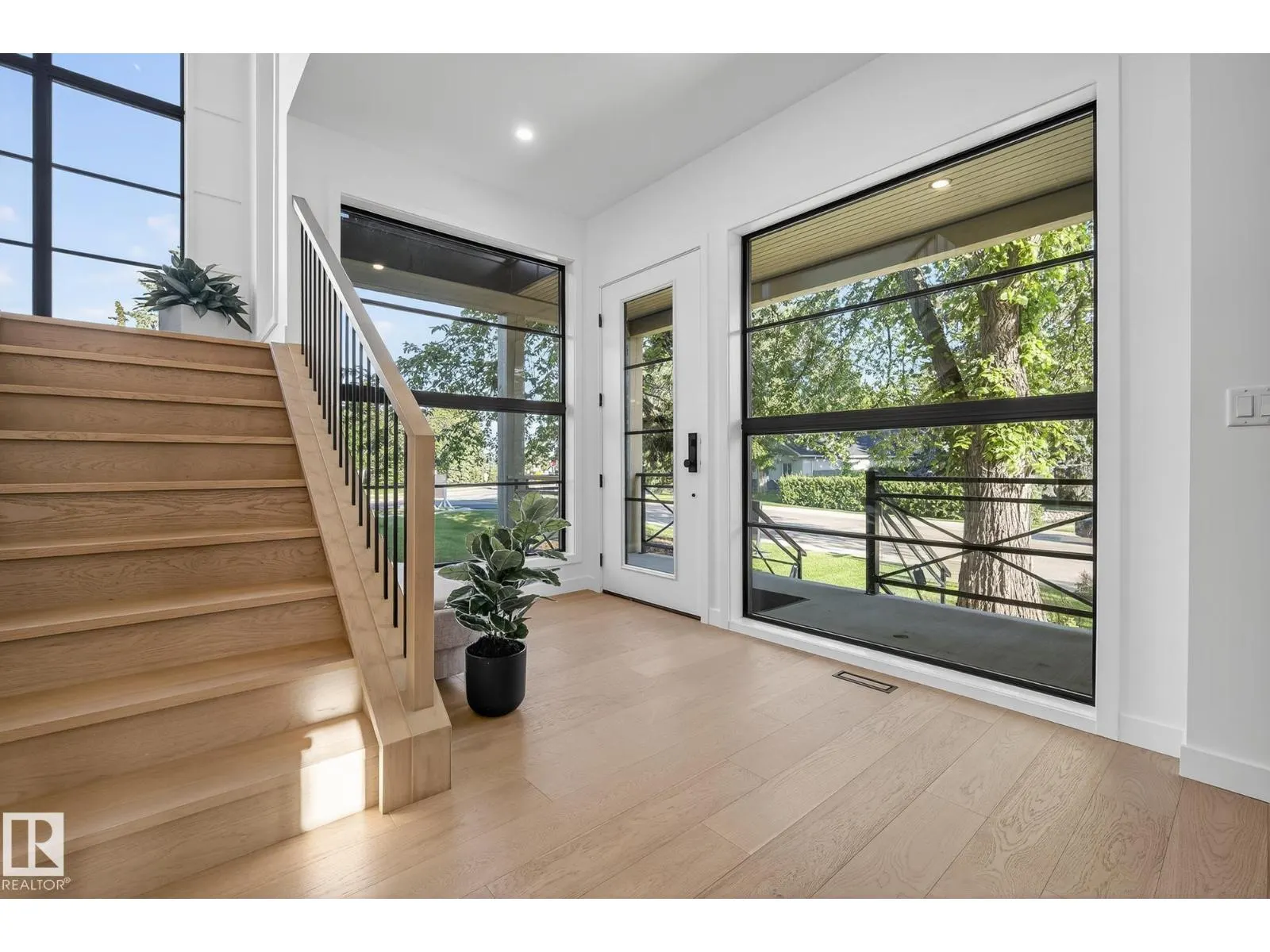 13804 85 AV NW