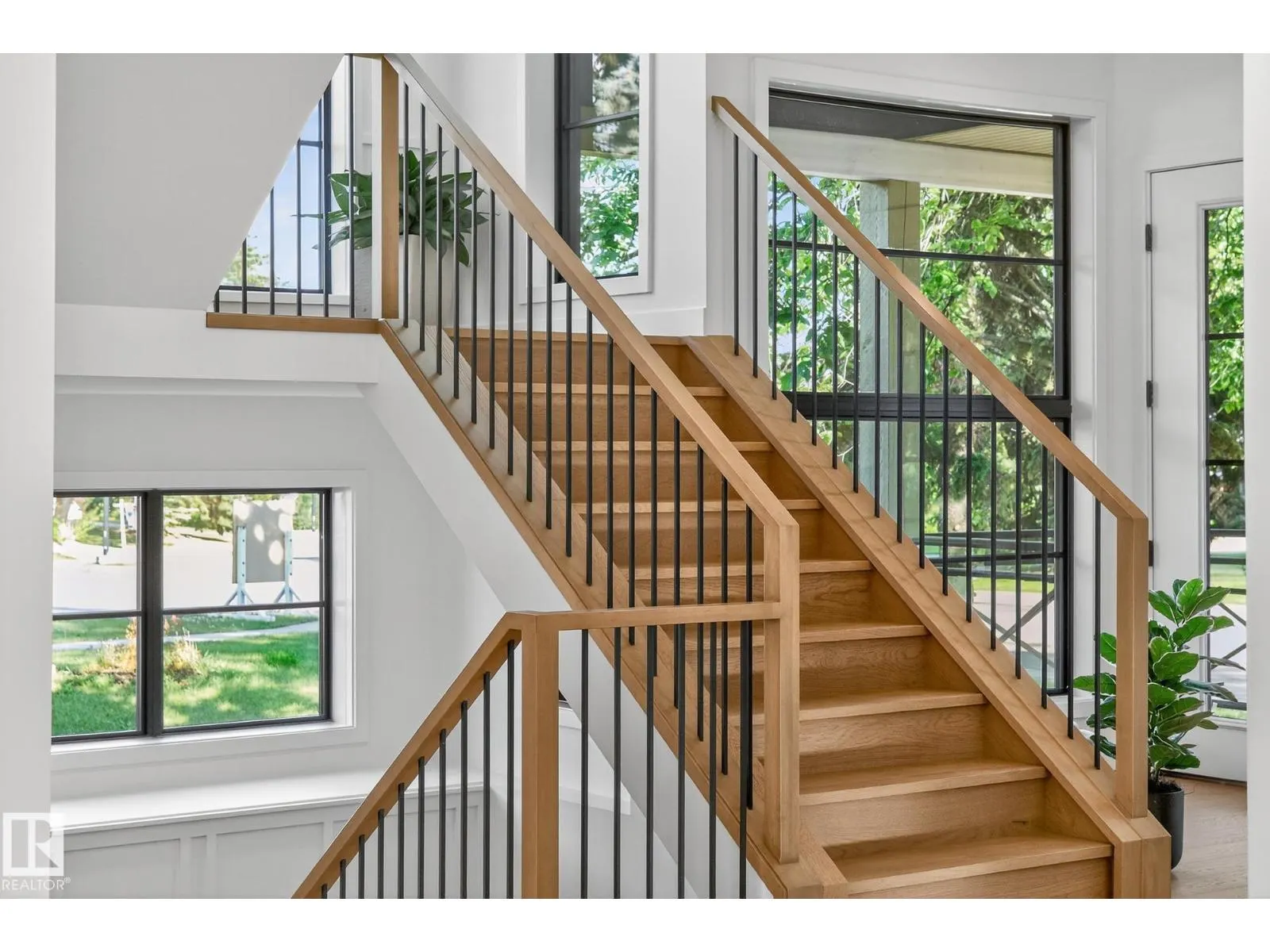 13804 85 AV NW