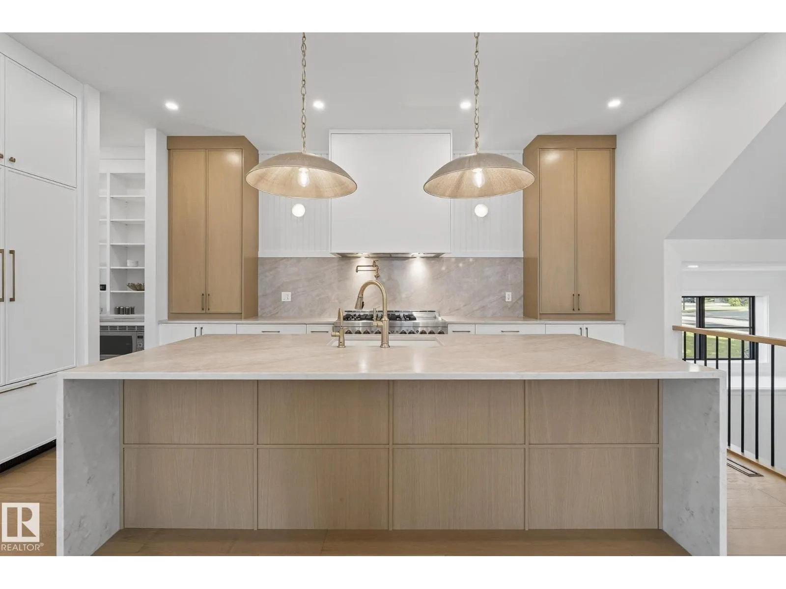 13804 85 AV NW